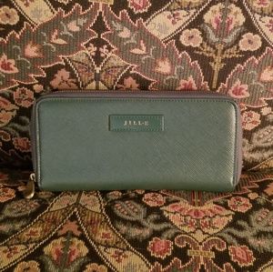 NWOT RFID wallet with charger